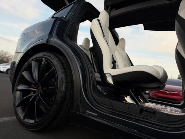 2017 Tesla Model X - Image 19 of 21