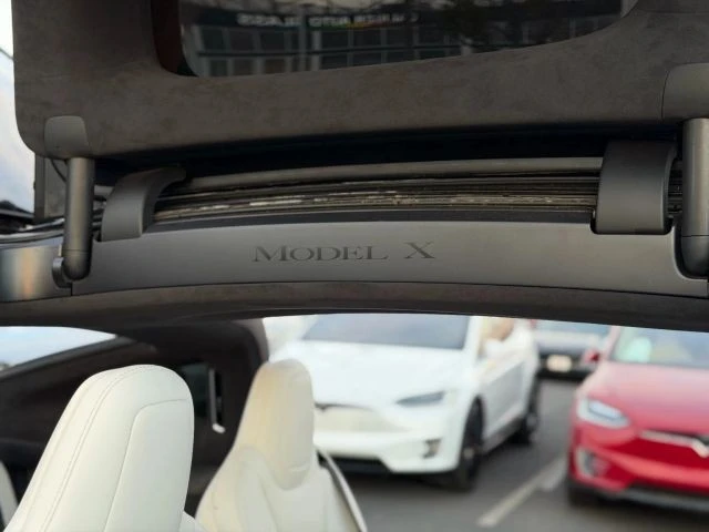 2017 Tesla Model X - Image 18 of 21