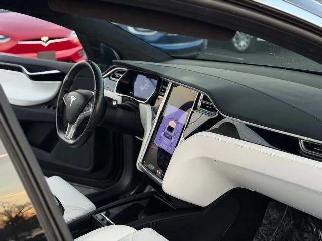2017 Tesla Model X - Image 21 of 21