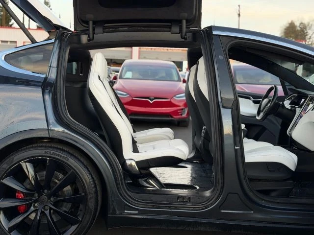 2017 Tesla Model X - Image 20 of 21
