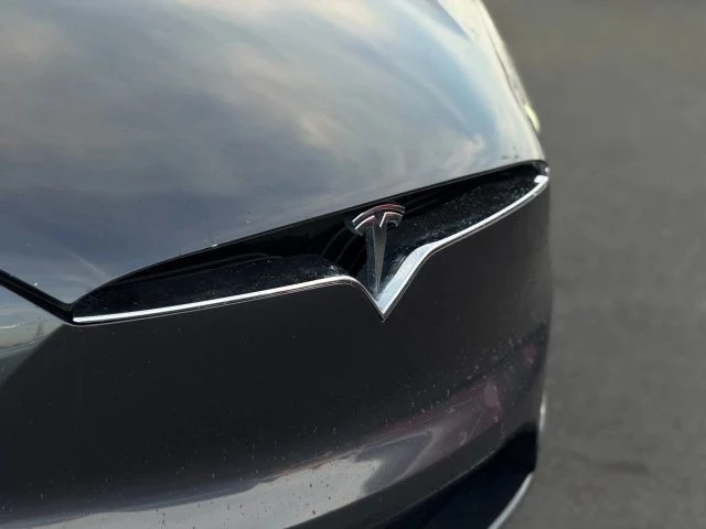 2017 Tesla Model X - Image 4 of 12