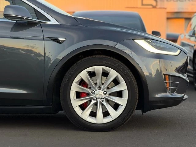 2017 Tesla Model X - Image 7 of 12