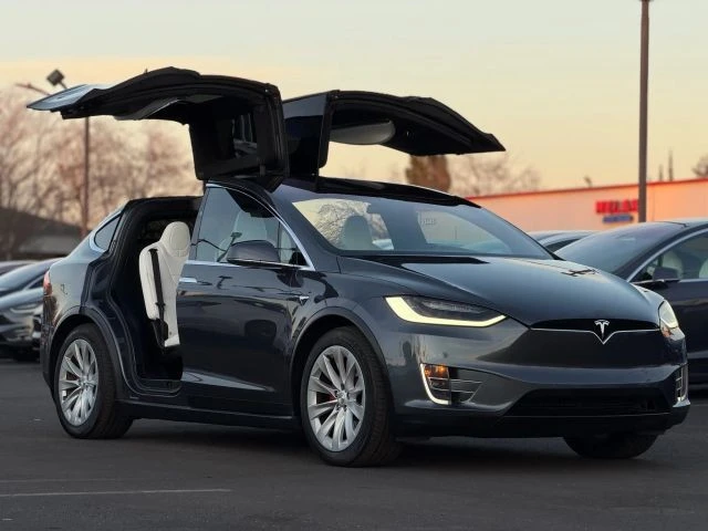 2017 Tesla Model X - Image 11 of 12