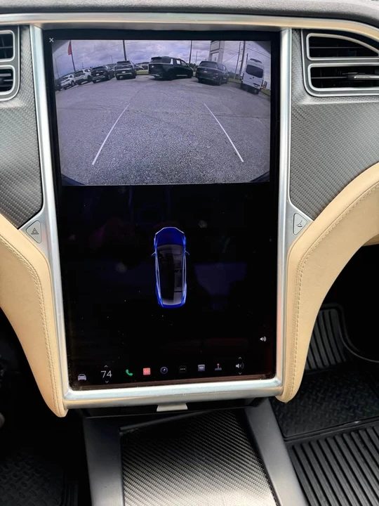 2017 Tesla Model X - Image 16 of 18