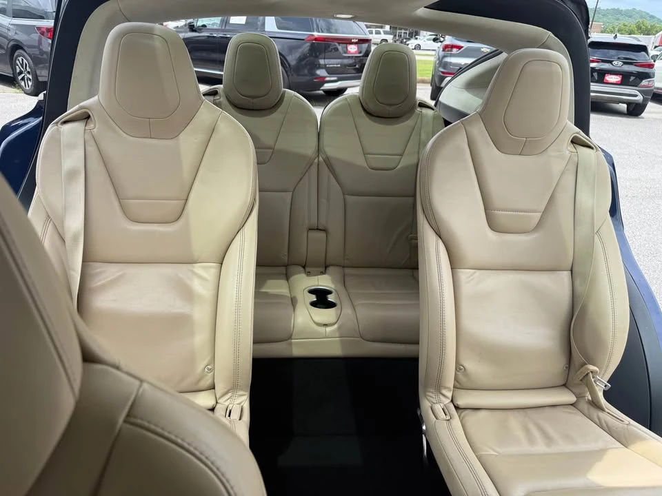 2017 Tesla Model X - Image 11 of 18