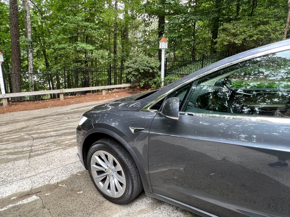 2017 Tesla Model X - Image 4 of 21