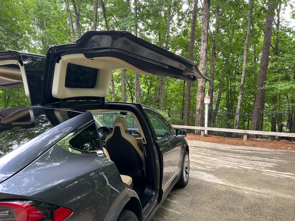 2017 Tesla Model X - Image 21 of 21