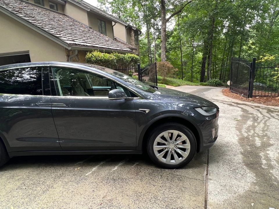 2017 Tesla Model X - Image 15 of 21