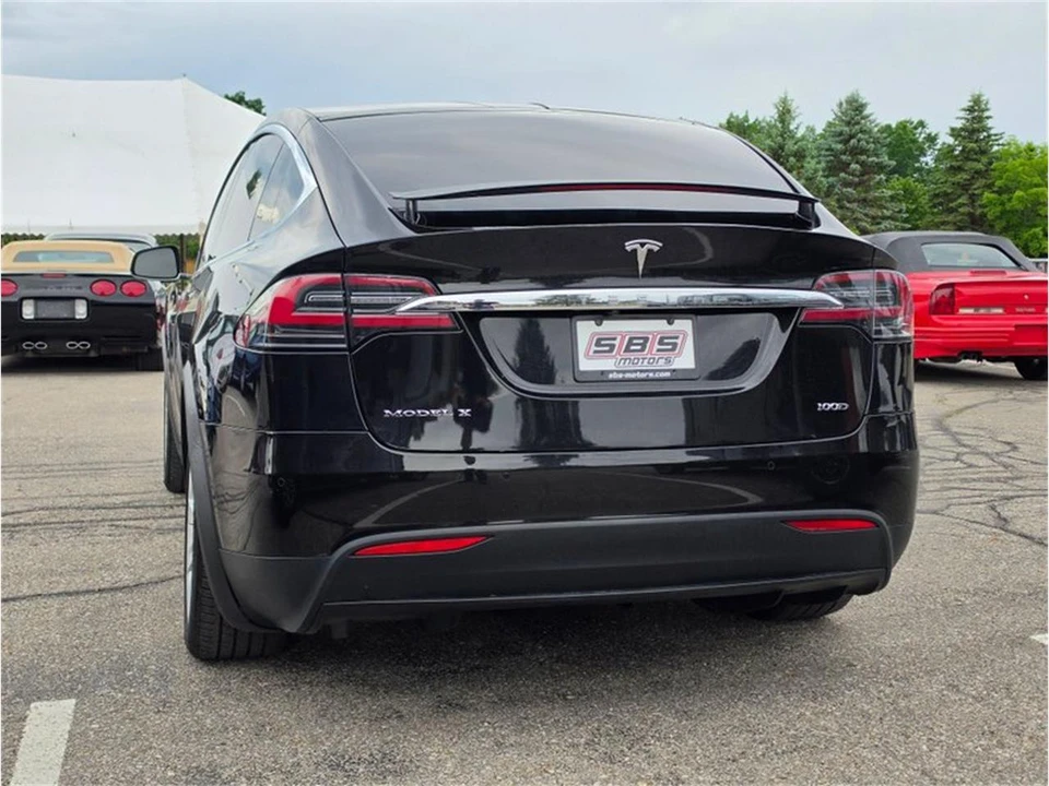 2017 Tesla Roadster - Image 9 of 31