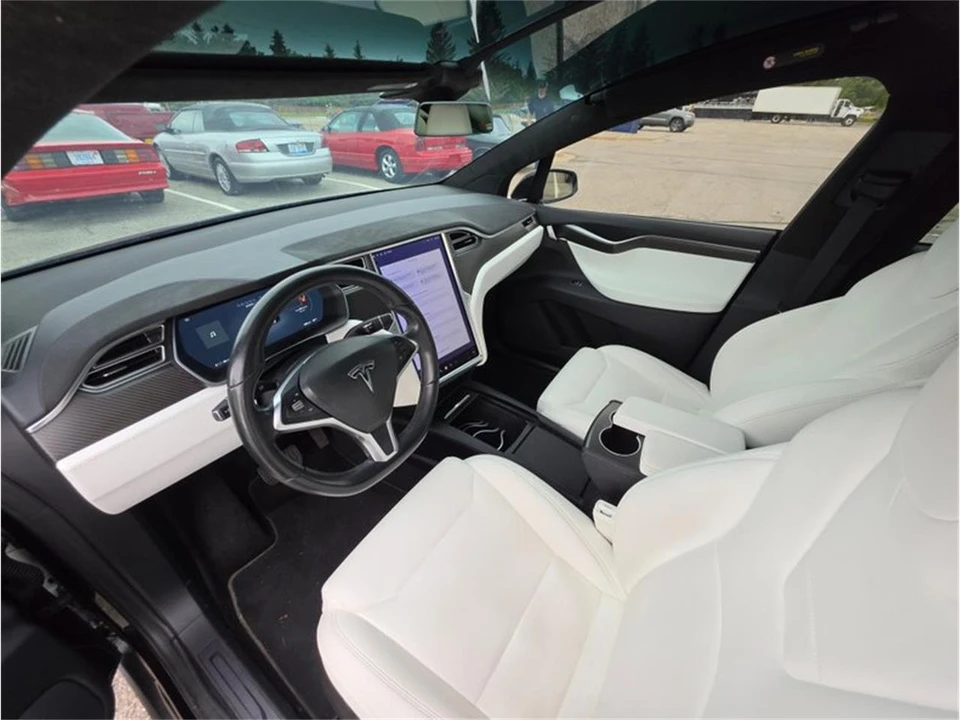 2017 Tesla Roadster - Image 22 of 31
