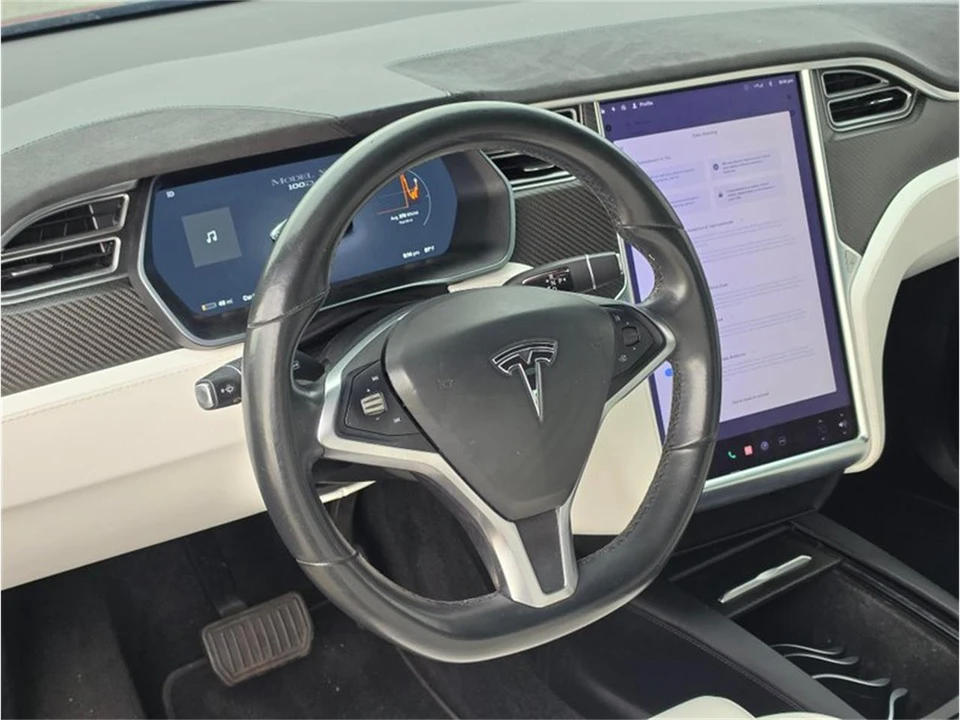 2017 Tesla Roadster - Image 24 of 31
