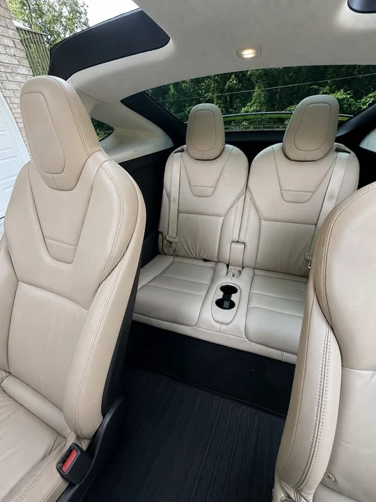 2017 Tesla Model X - Image 9 of 20