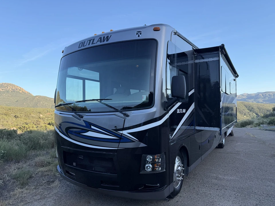 2017 Ford Super Duty 4th Gen - Image 3 of 31