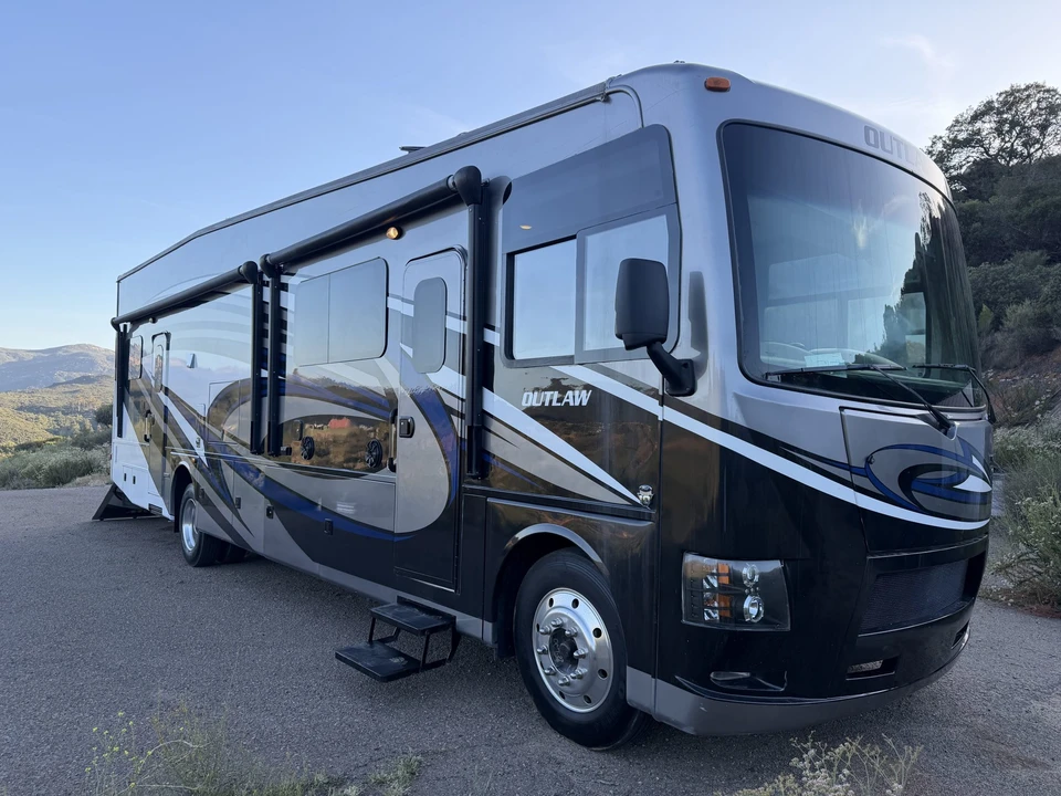 2017 Ford Super Duty 4th Gen - Image 2 of 31