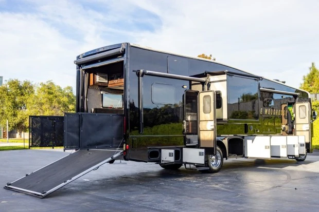 2017 Ford Super Duty 4th Gen - Image 2 of 12