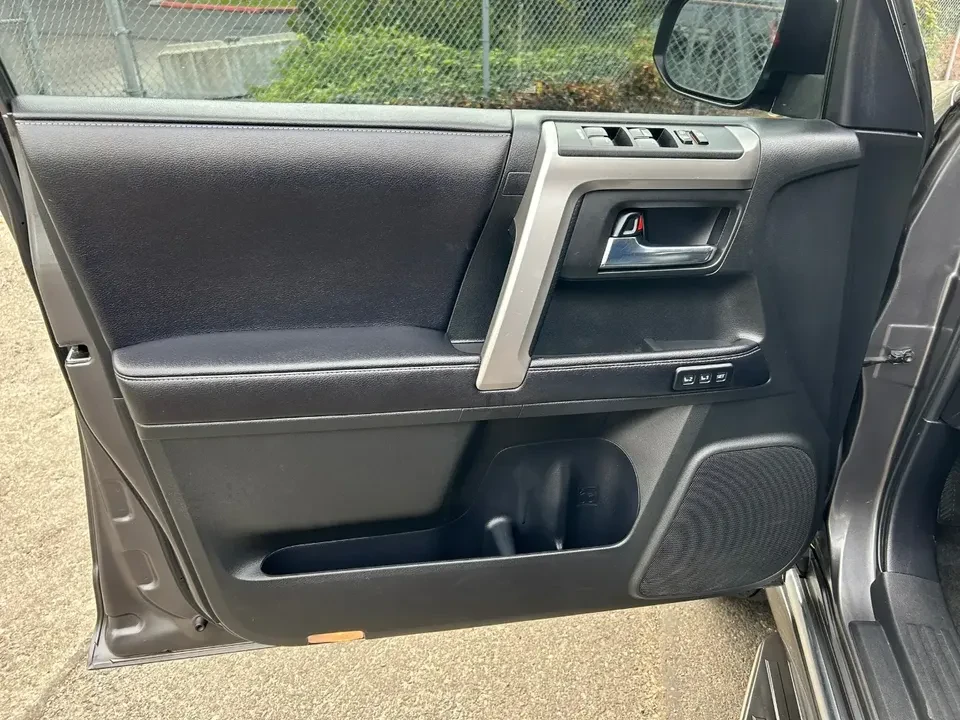 2017 Toyota 4Runner 5th Gen - Image 7 of 12