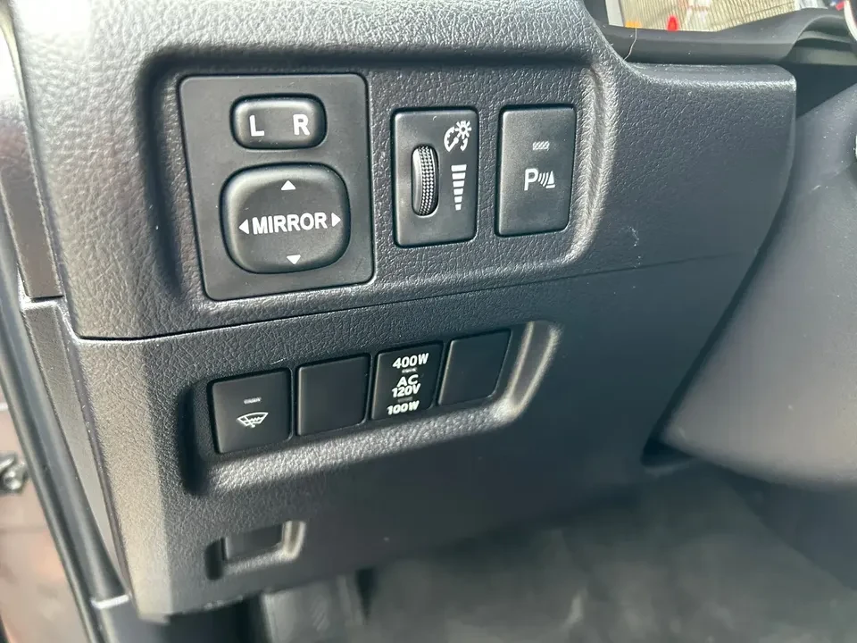 2017 Toyota 4Runner 5th Gen - Image 6 of 12