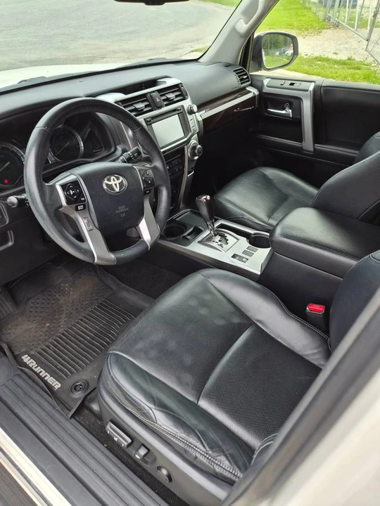 2017 Toyota 4Runner 5th Gen - Image 6 of 7