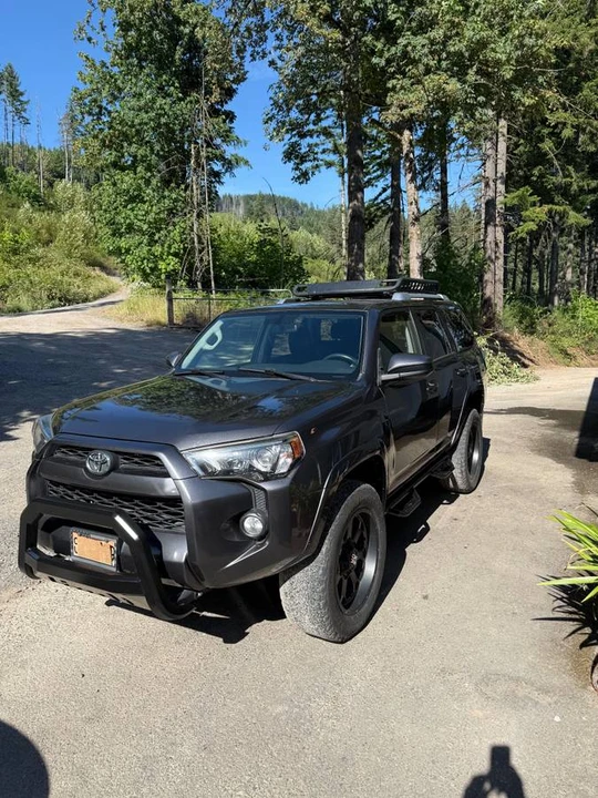 2017 Toyota 4Runner 5th Gen - Image 8 of 18