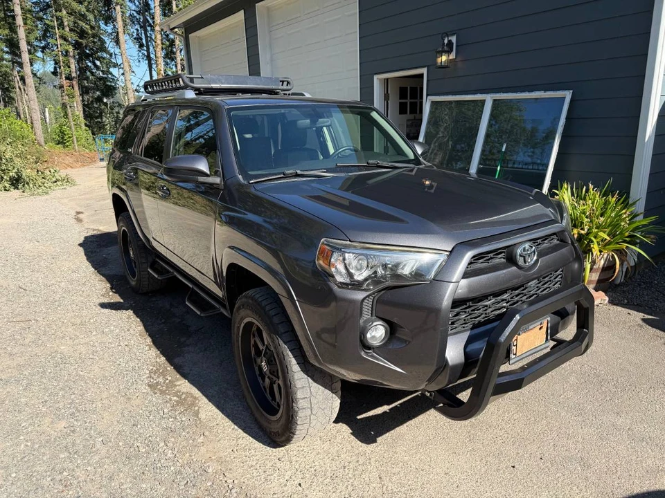 2017 Toyota 4Runner 5th Gen - Image 6 of 18