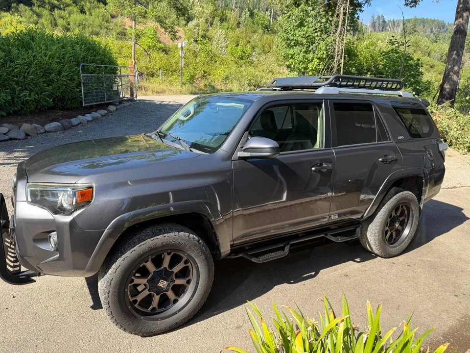 2017 Toyota 4Runner 5th Gen - Image 7 of 18