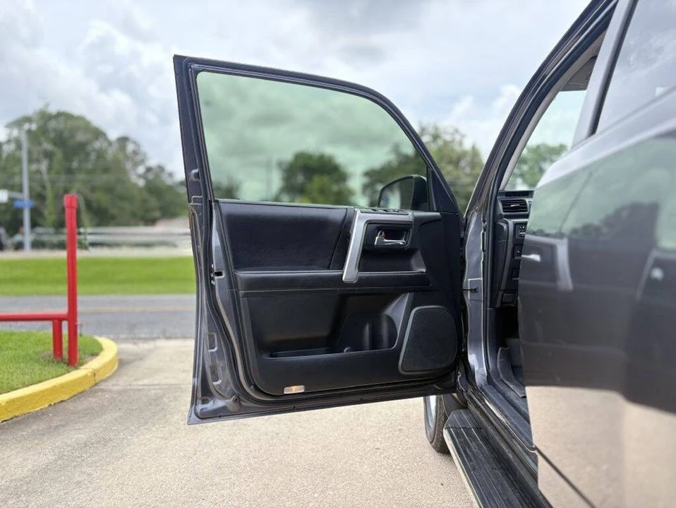 2017 Toyota 4Runner 5th Gen - Image 7 of 14