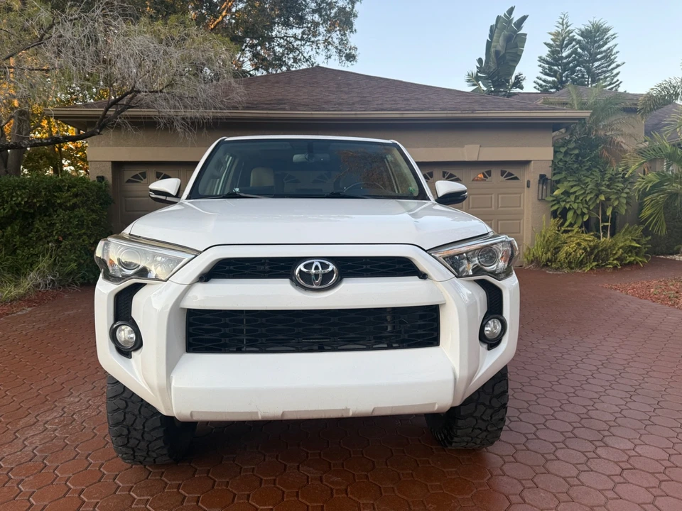 2017 Toyota 4Runner 5th Gen - Image 11 of 21