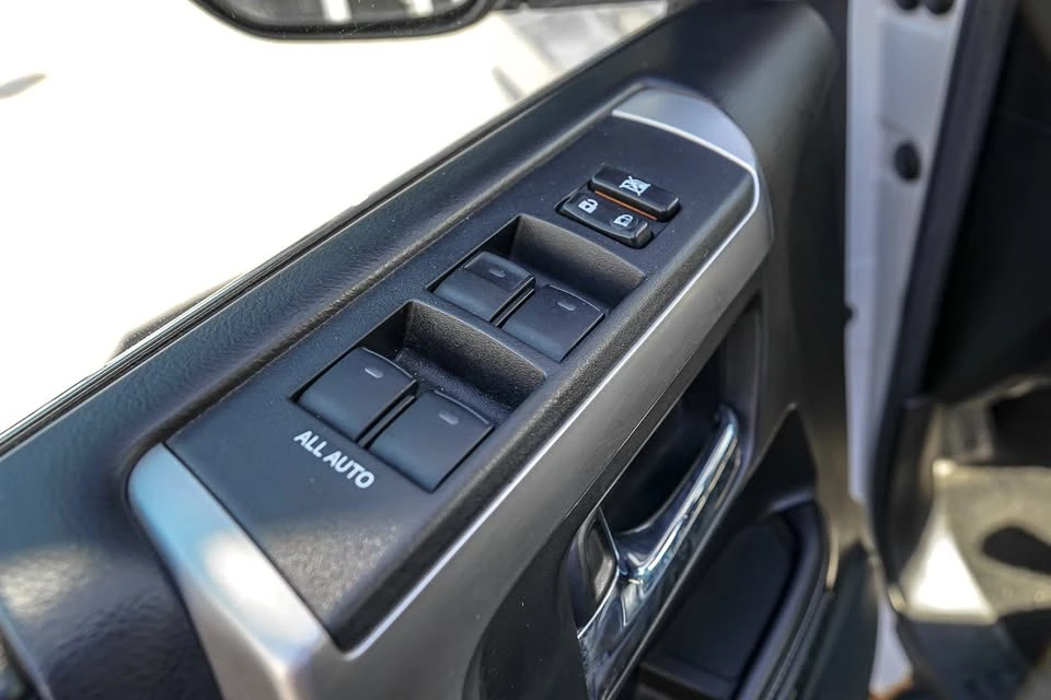 2017 Toyota 4Runner 5th Gen - Image 9 of 20