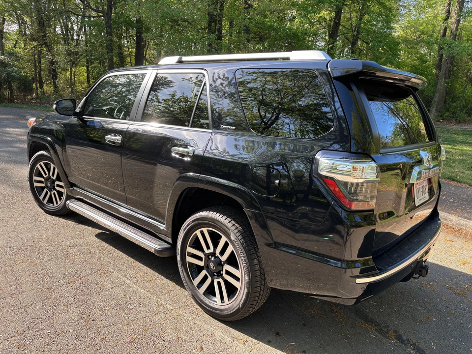 2017 Toyota 4Runner 5th Gen - Image 10 of 31