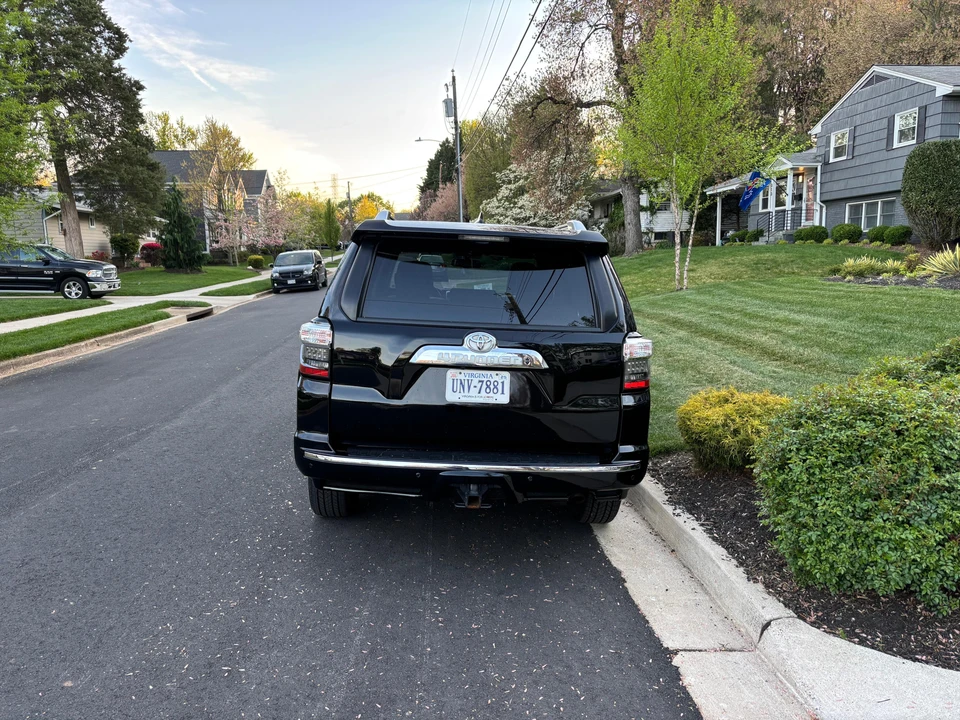 2017 Toyota 4Runner 5th Gen - Image 11 of 31