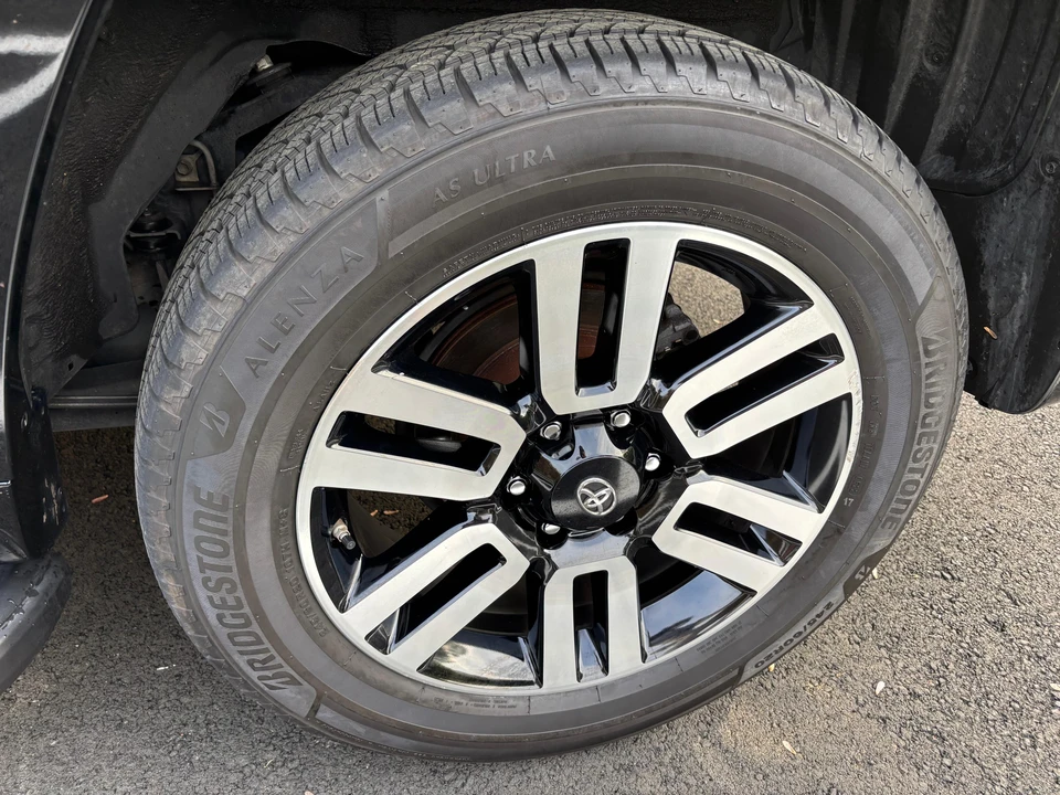 2017 Toyota 4Runner 5th Gen - Image 25 of 31