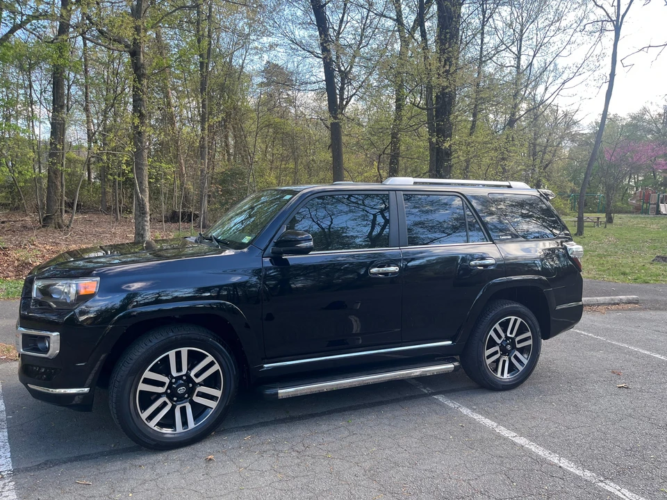 2017 Toyota 4Runner 5th Gen - Image 8 of 31