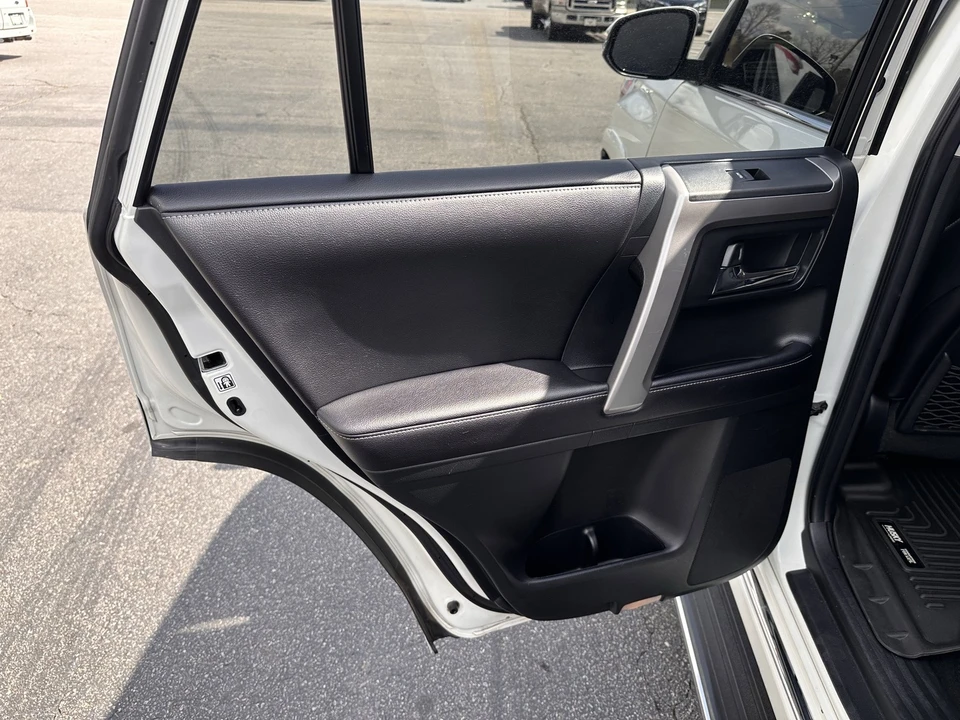 2017 Toyota 4Runner 5th Gen - Image 11 of 12