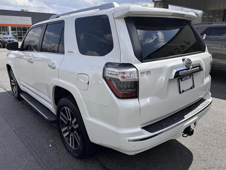 2017 Toyota 4Runner 5th Gen - Image 8 of 12
