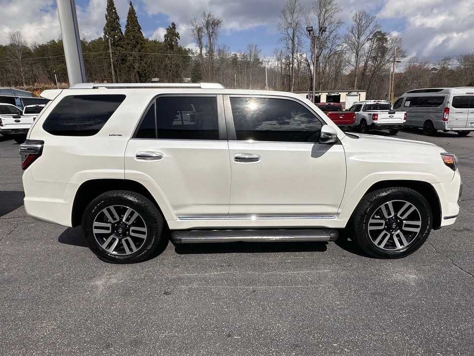 2017 Toyota 4Runner 5th Gen - Image 5 of 12