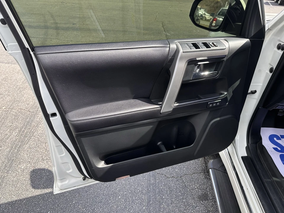 2017 Toyota 4Runner 5th Gen - Image 9 of 12