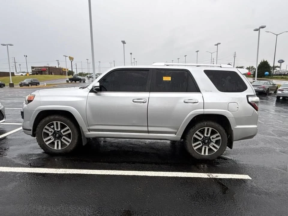 2017 Toyota 4Runner 5th Gen - Image 4 of 7