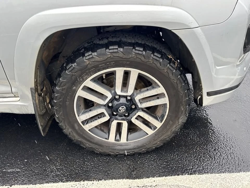 2017 Toyota 4Runner 5th Gen - Image 6 of 7