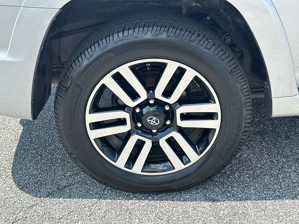 2017 Toyota 4Runner 5th Gen - Image 17 of 20