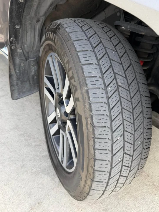 2017 Toyota 4Runner 5th Gen - Image 9 of 10