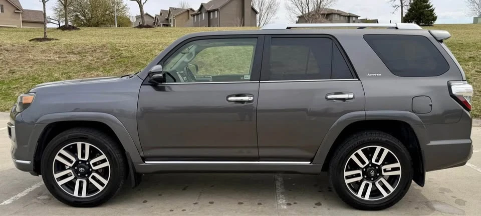 2017 Toyota 4Runner 5th Gen - Image 3 of 10