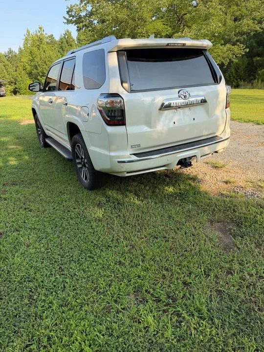 2017 Toyota 4Runner 5th Gen - Image 9 of 10