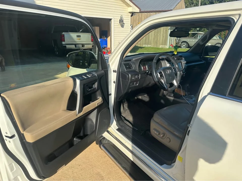 2017 Toyota 4Runner 5th Gen - Image 8 of 11