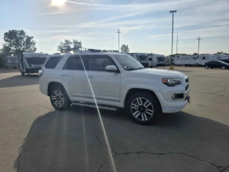 2017 Toyota 4Runner 5th Gen - Image 4 of 10