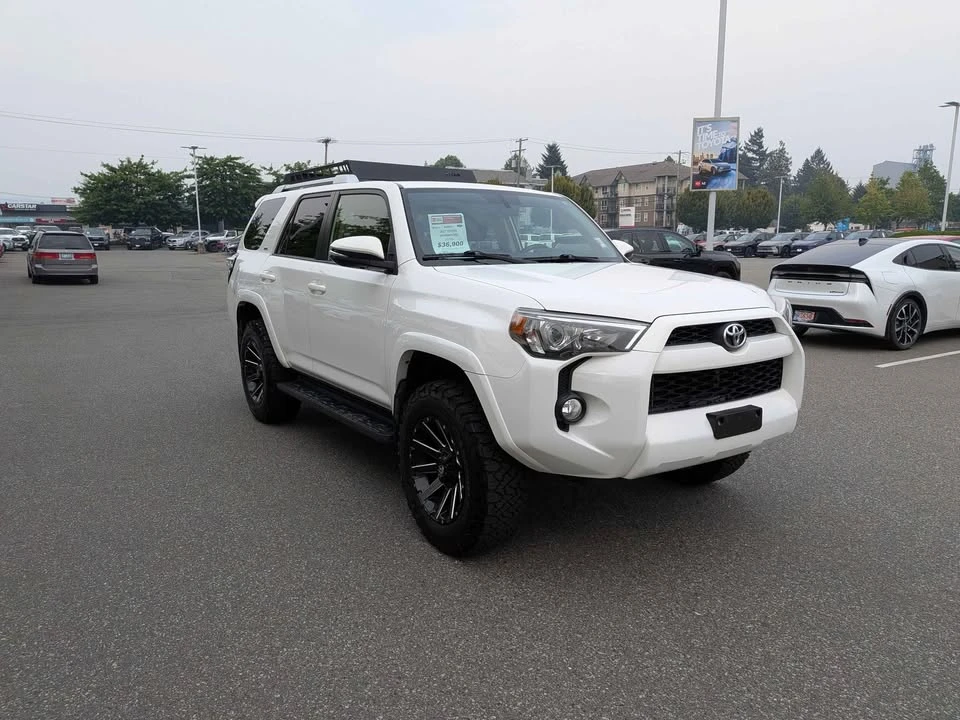 2017 Toyota 4Runner 5th Gen - Image 6 of 9