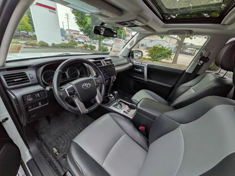 2017 Toyota 4Runner 5th Gen - Image 7 of 9