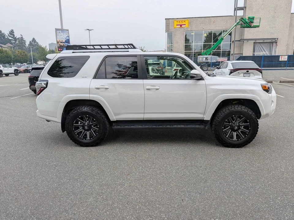 2017 Toyota 4Runner 5th Gen - Image 5 of 9