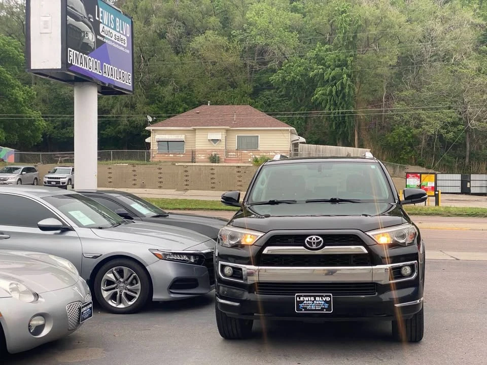2017 Toyota 4Runner 5th Gen - Image 3 of 20