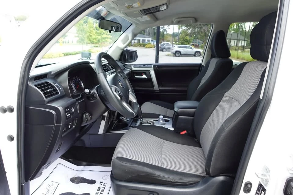 2017 Toyota 4Runner 5th Gen - Image 10 of 20