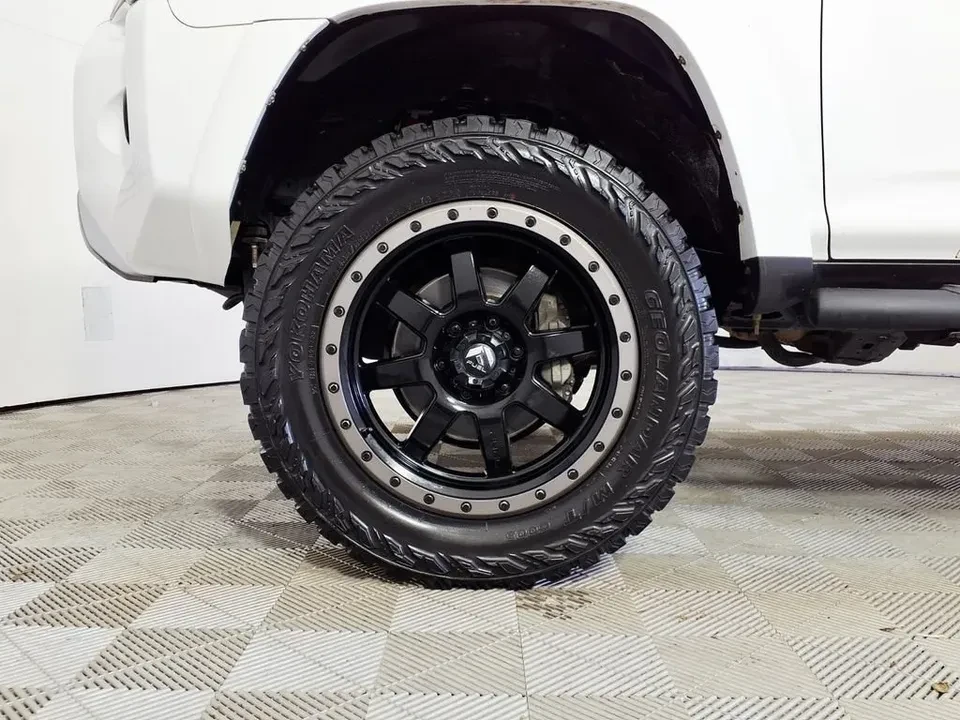 2017 Toyota 4Runner 5th Gen - Image 8 of 20